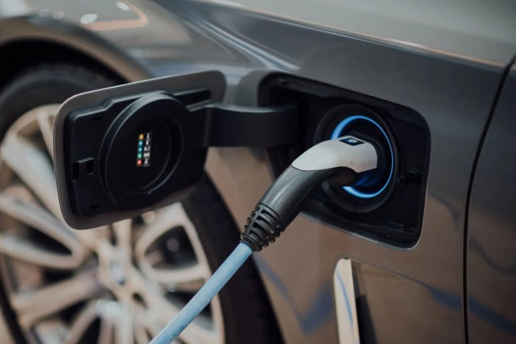 Beneficios de usar baterías para autos eléctricos en Guatemala