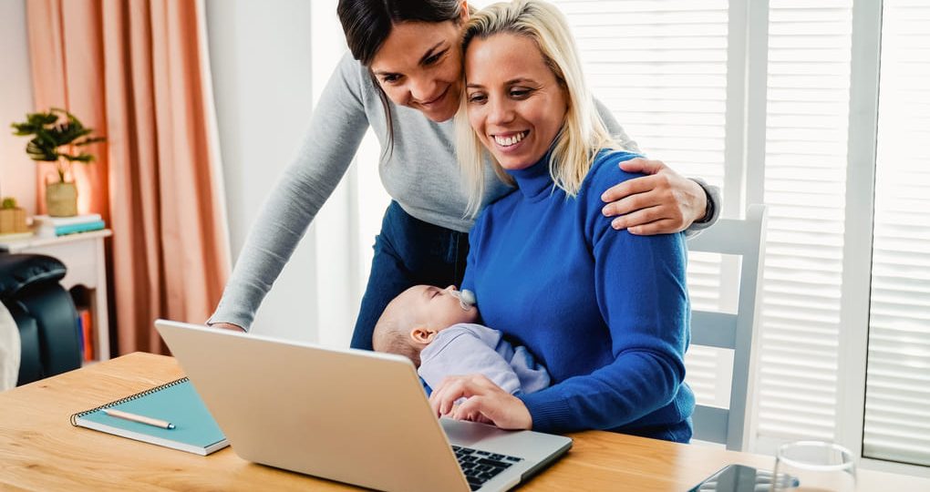 Gestación subrogada para parejas homosexuales: lo que necesitas saber si vives en Uruguay