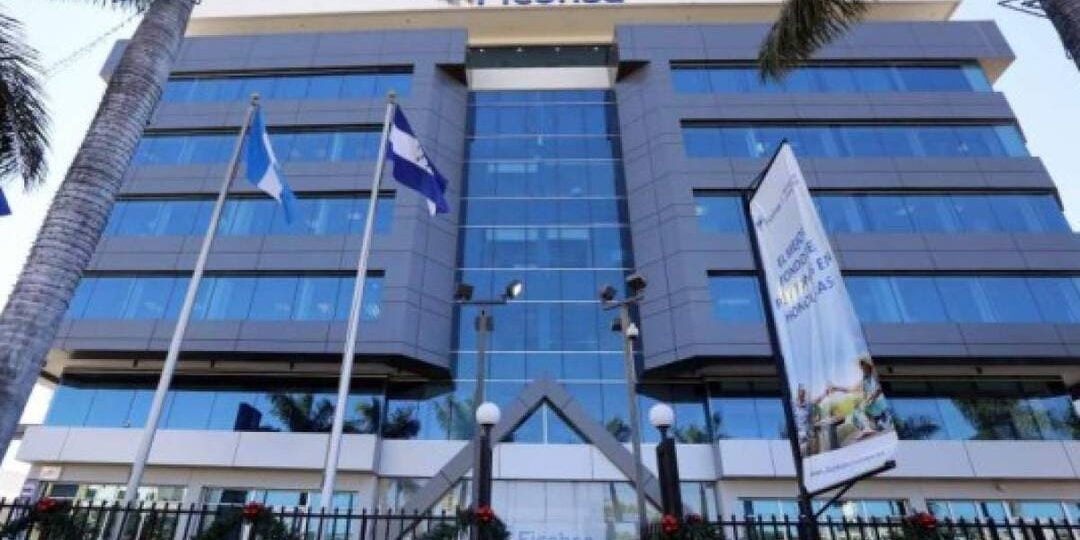 Ficohsa y su liderazgo destacado en el ranking Merco Empresas